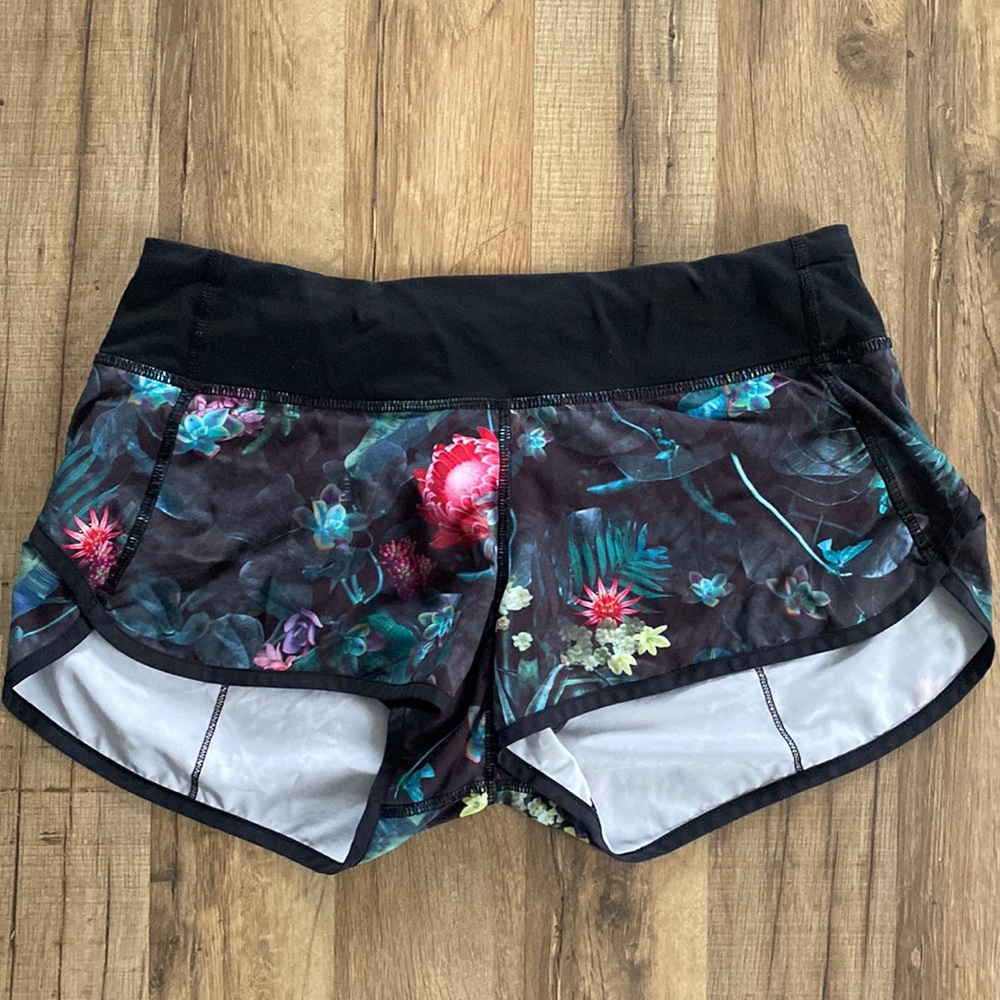 Lulu speed shorts 2.5 in